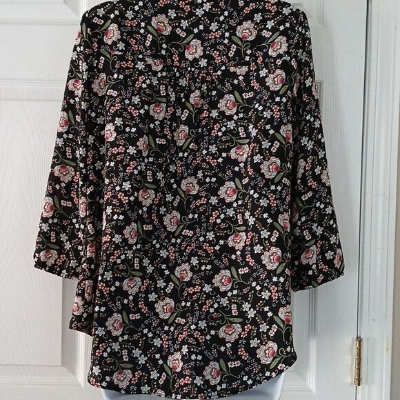 Kaari Blue black floral high low tunic blouse casual business casual Sz M NWOT - Picture 4 of 5